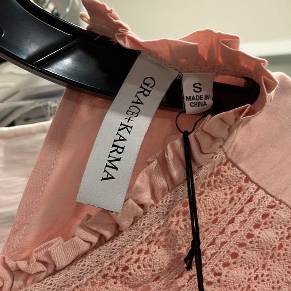 42) GRACE & KARMA pink BOHO flutter sleeve top size S NWT - Picture 3 of 3